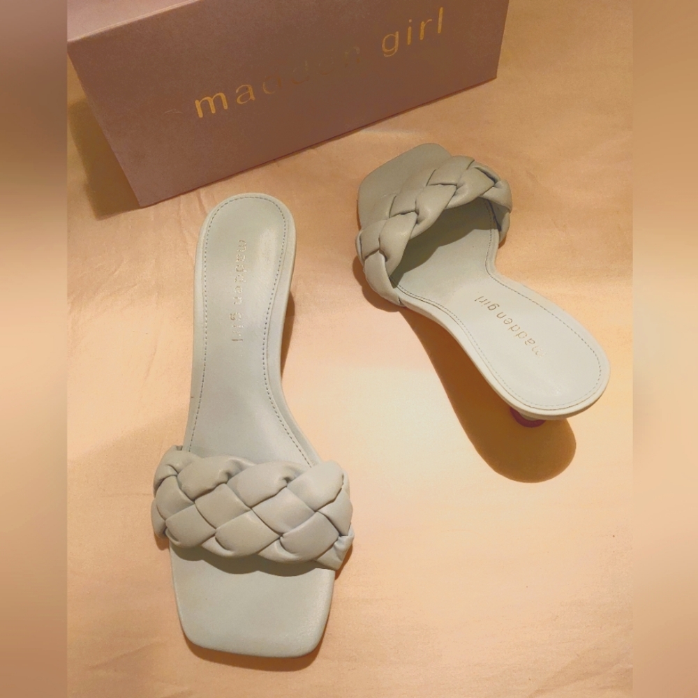 Brand New Worn Sky Blue Pair of Size 7.5 Madden Girl Alanaa1 Short-Heeled Flats